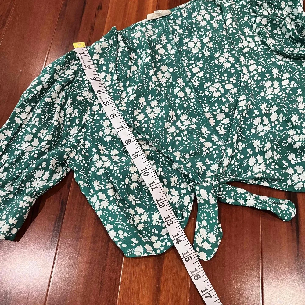 For Love & Lemons Kelly Green Floral Crop Blouse Wrap Tie Front 3/4‎ Sleeve Sz M
